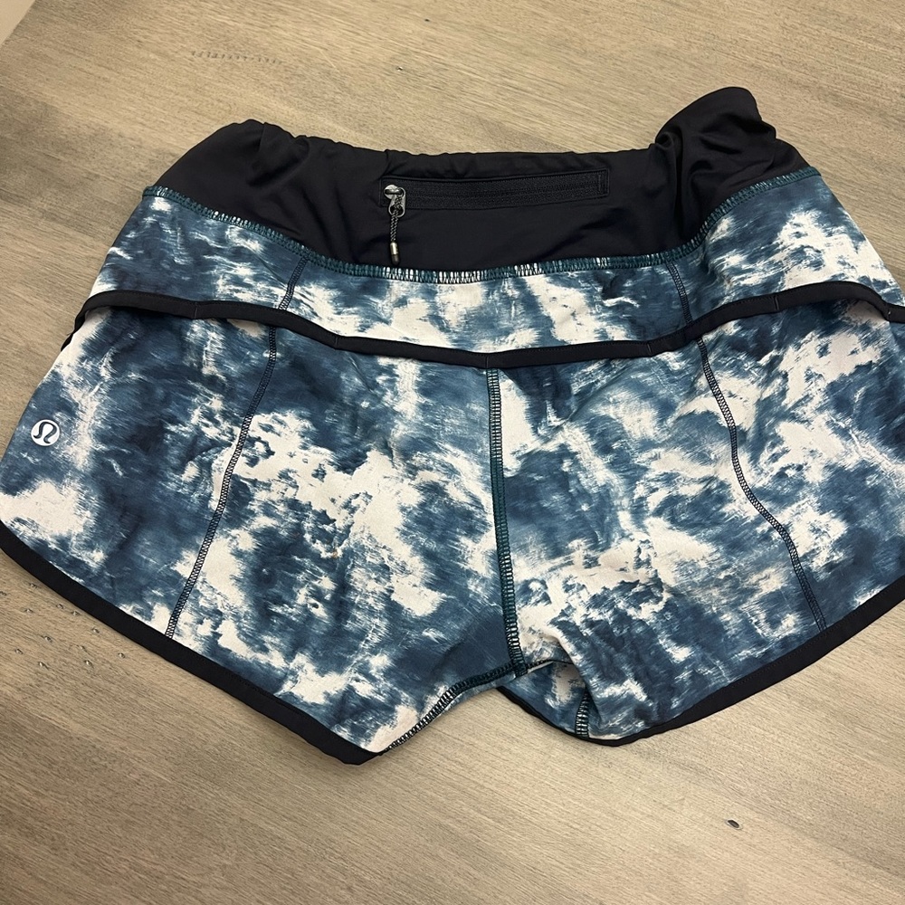 Lululemon watercolor shorts size 4